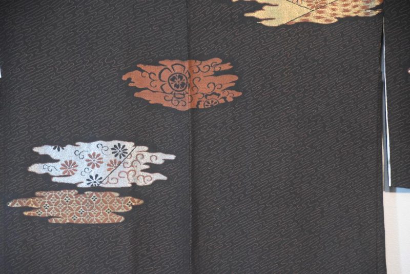 Silk Haori Jacket with Lacquered Metallic Thread - Image 2