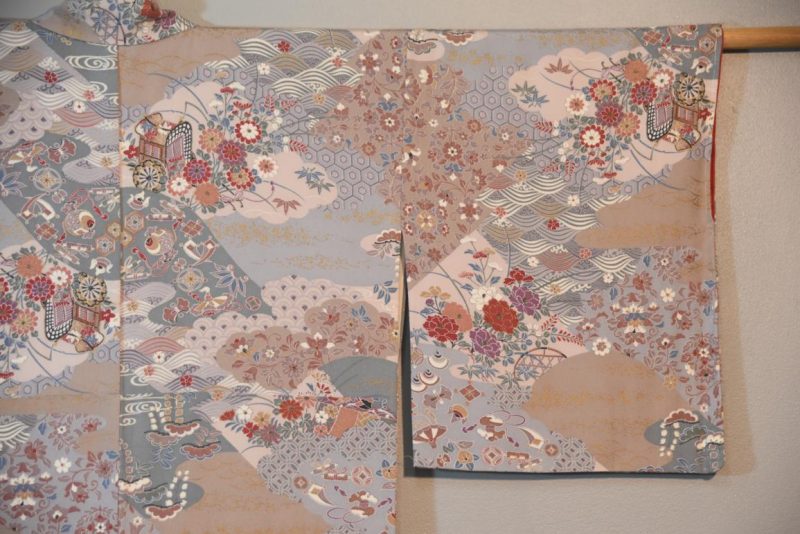 Japanese Floral Silk Vintage Kimono - Image 2