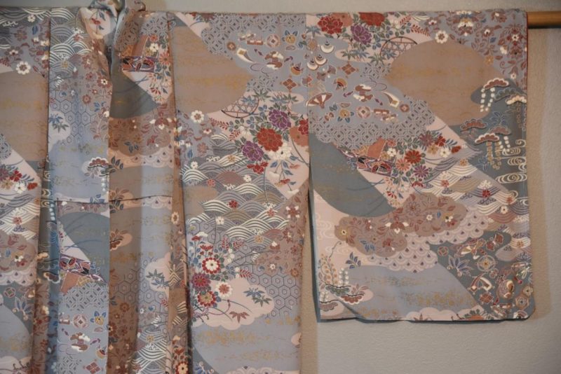Japanese Floral Silk Vintage Kimono - Image 4