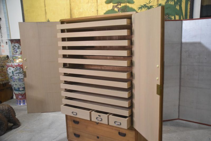 Japanese Vintage Wedding Chest (2 Sections) Width:1060mm - Image 9