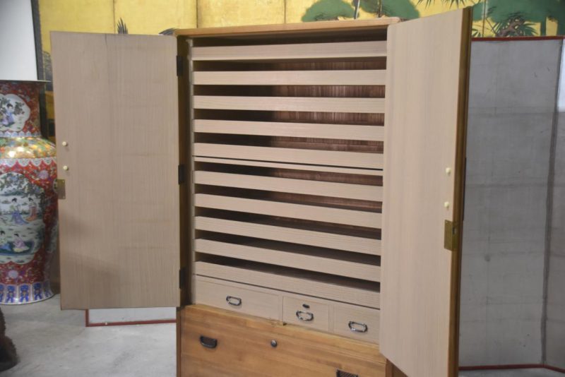 Japanese Vintage Wedding Chest (2 Sections) Width:1060mm - Image 8