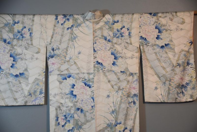 All in the detail Japanese Silk Vintage Kimono - Image 4
