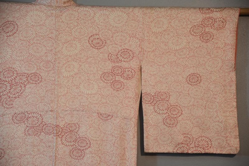 Red Chrysanthemum Vintage Silk Kimono - Image 4