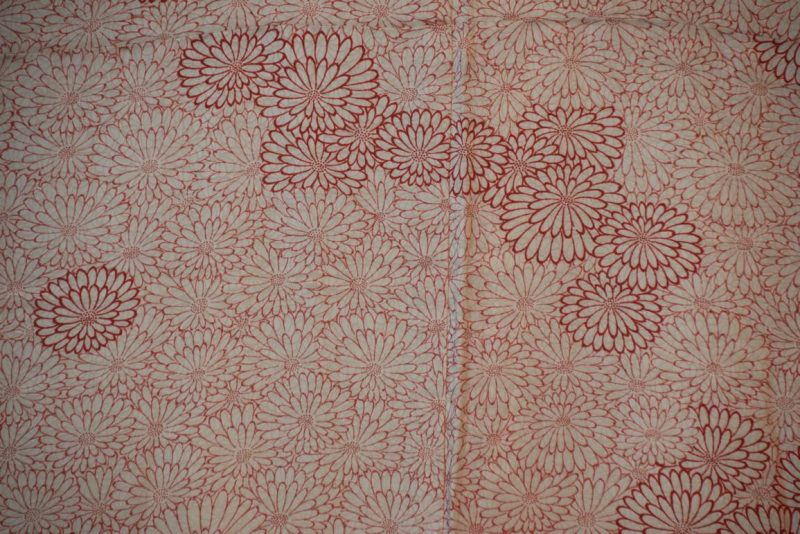 Red Chrysanthemum Vintage Silk Kimono - Image 2