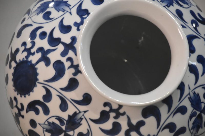 Blue and White Japanese Porcelain Vase Width:280mm - Image 9