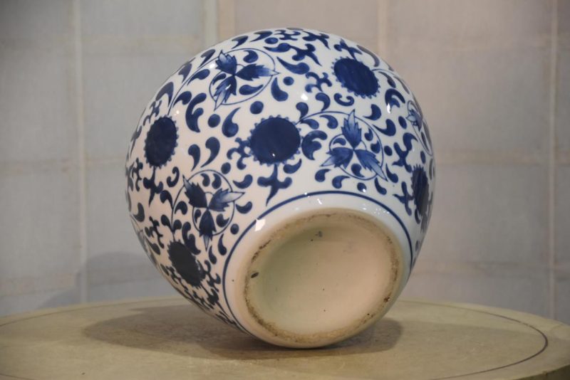 Blue and White Japanese Porcelain Vase Width:280mm - Image 6