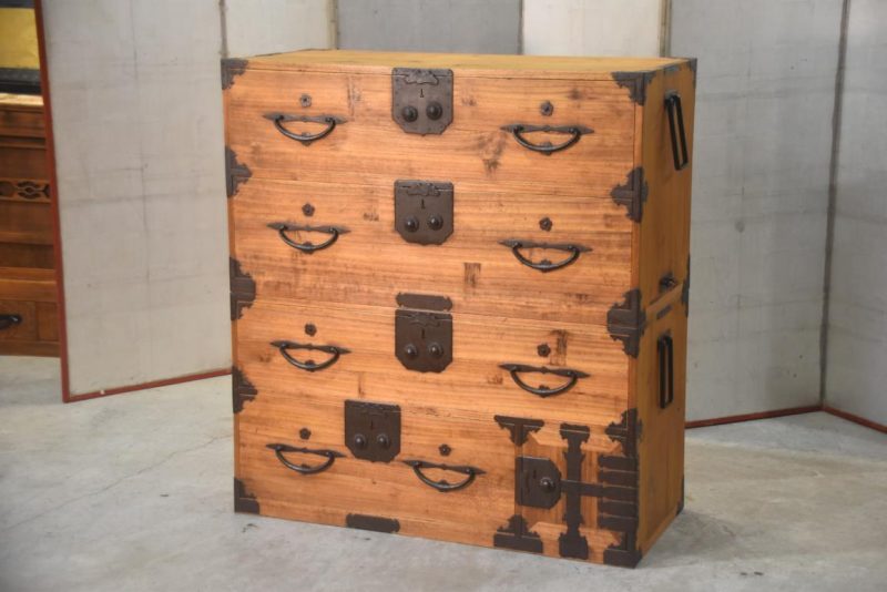 Antique Clothing Chest  Width:1060mm - Image 2