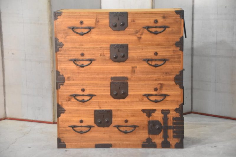 Antique Clothing Chest  Width:1060mm - Image 3