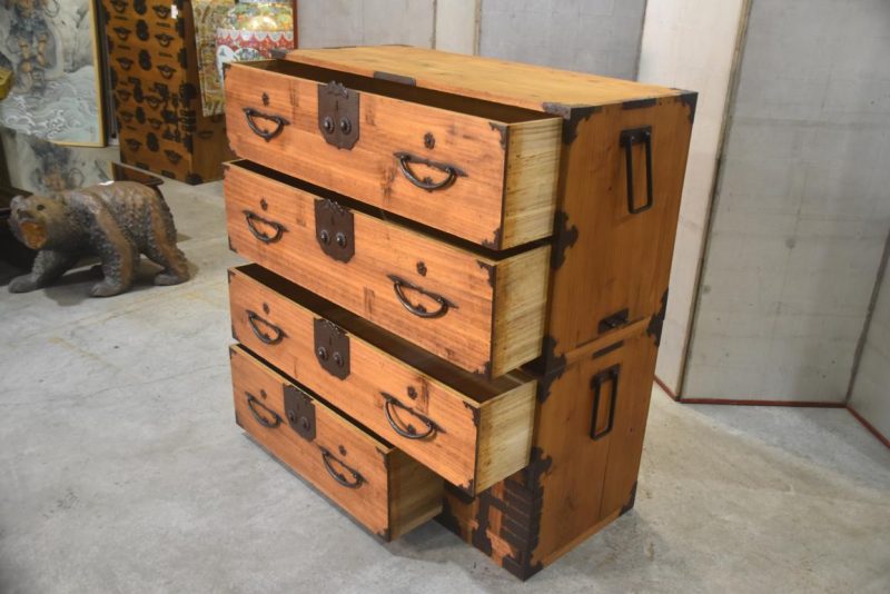 Antique Clothing Chest  Width:1060mm - Image 10