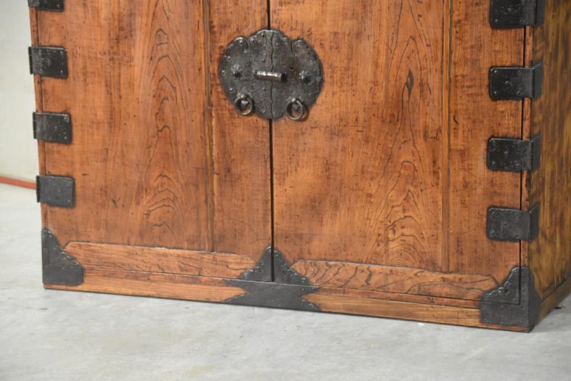 Antique Clothing Chest  Width:1090mm - Image 5