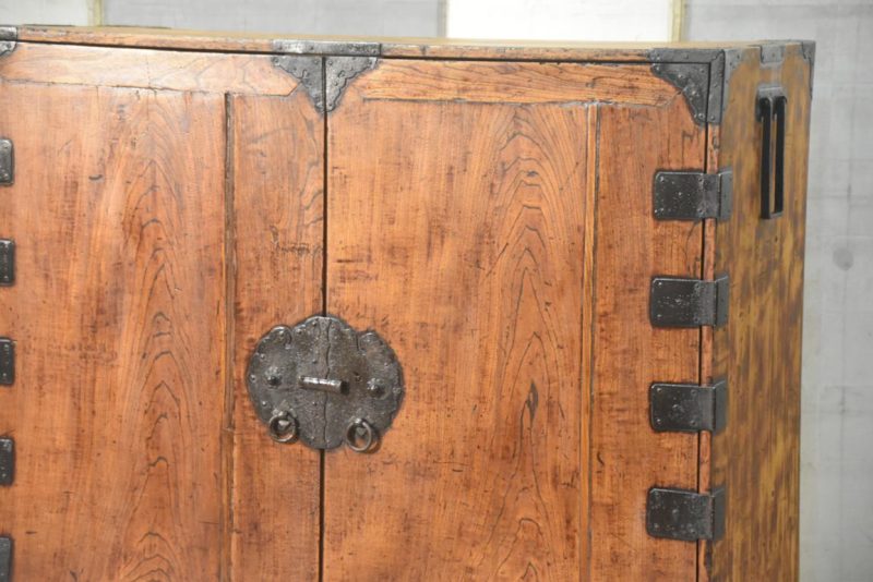 Antique Clothing Chest  Width:1090mm - Image 4