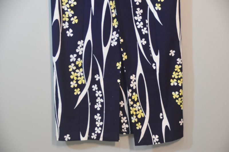 Blue and White Vintage Japanese Cotton Yukata - Image 8