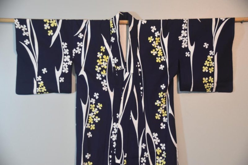 Blue and White Vintage Japanese Cotton Yukata - Image 4