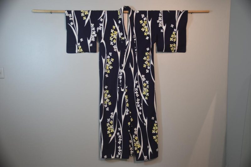 Blue and White Vintage Japanese Cotton Yukata - Image 5