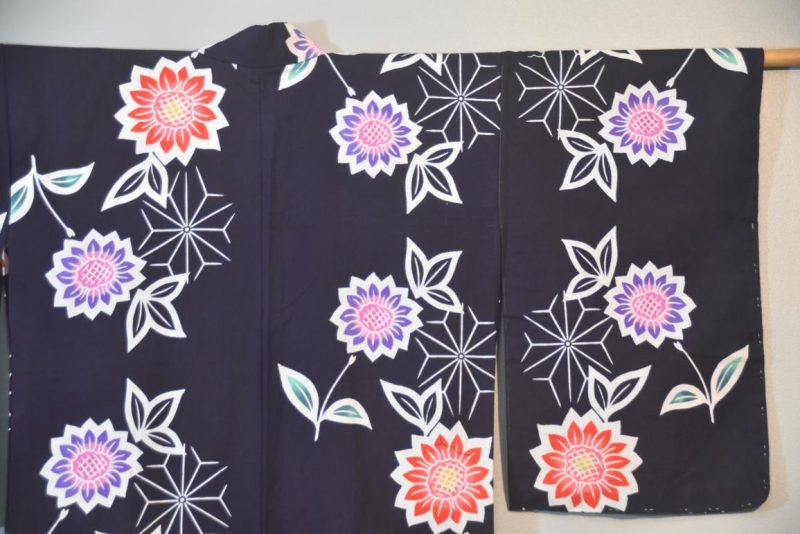 Japanese Flowers Vintage Cotton Yukata - Image 8