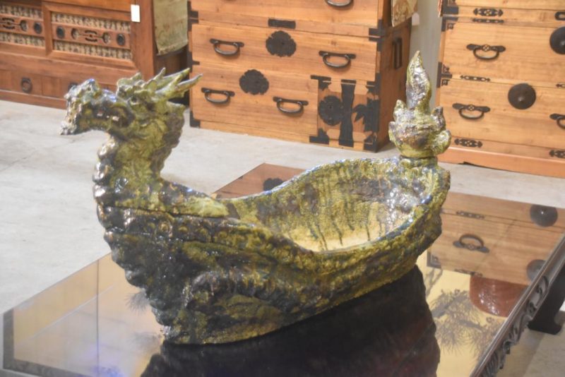 Large Oribe Pottery Dragon Boat Vase Width:1040mm - Image 5