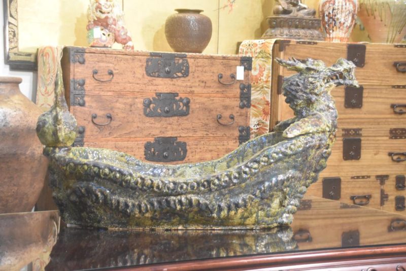 Large Oribe Pottery Dragon Boat Vase Width:1040mm - Image 3