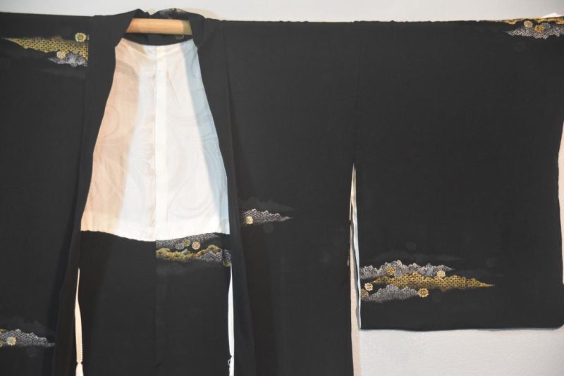 Metallic Flowers Vintage Japanese Silk Haori - Image 4