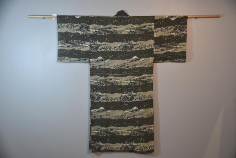 Men & Mountains Olive Green Man's Kimono - Image 5
