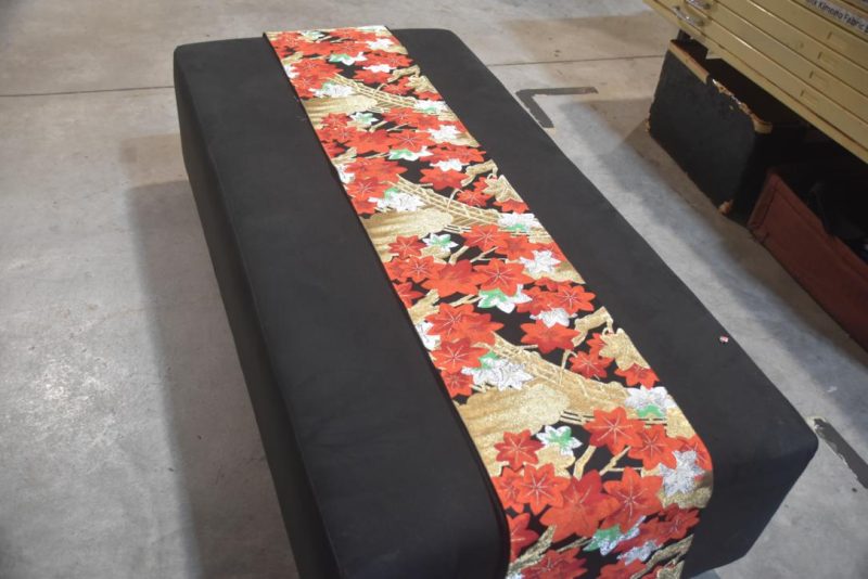 Red and Black Autumn Leaves Obi/Table Runner Width:4000mm - Image 4