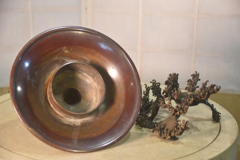 Japanese Wave Bronze Usabata Vase Width:275mm - Image 5