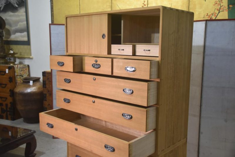 Japanese Vintage Wedding Chest (2 Sections) Width:1060mm - Image 8