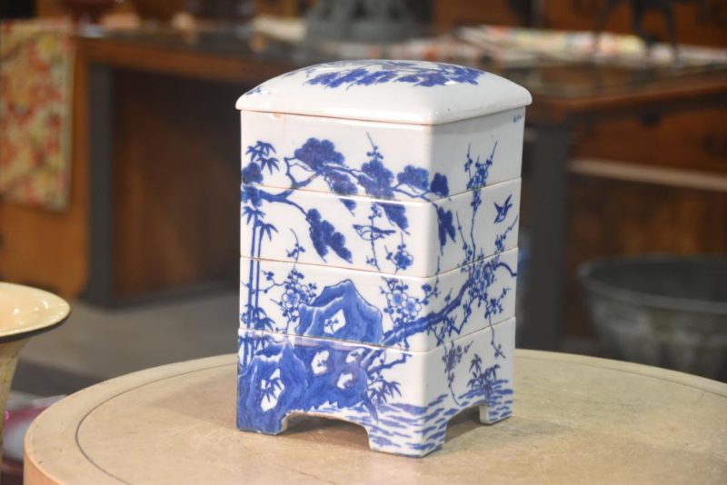 Japanese Blue and White Stencil (Igezara) Jubako Height:275mm - Image 3