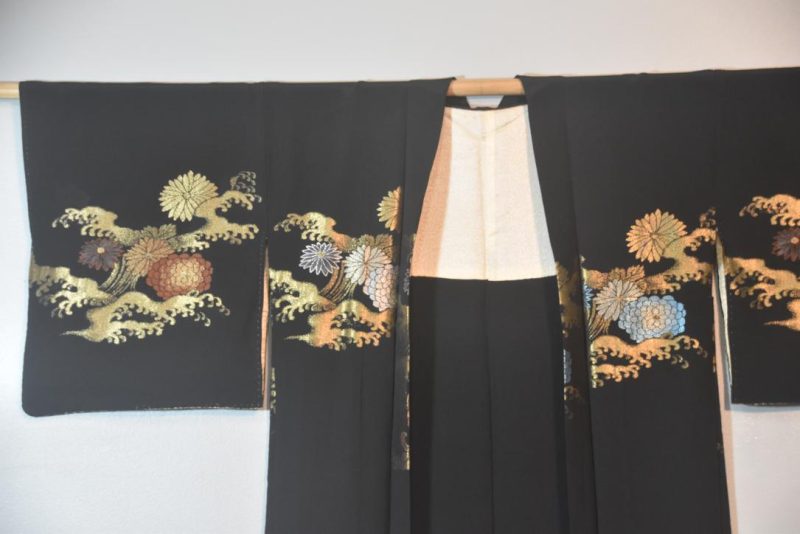 Stunning Metallic Vintage Silk Haori Jacket - Image 6