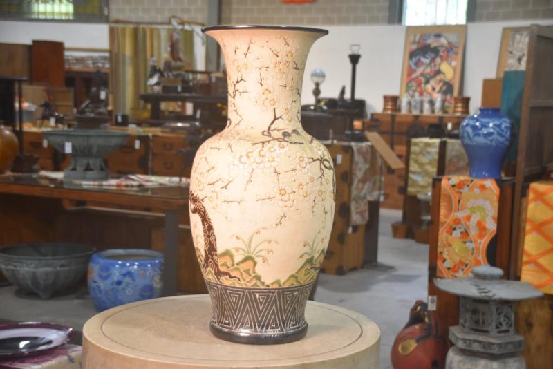 Large Vietnamese Vase Height:600mm - Image 3