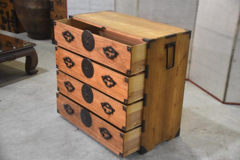 Antique Clothing Chest Width:880mm - Image 5