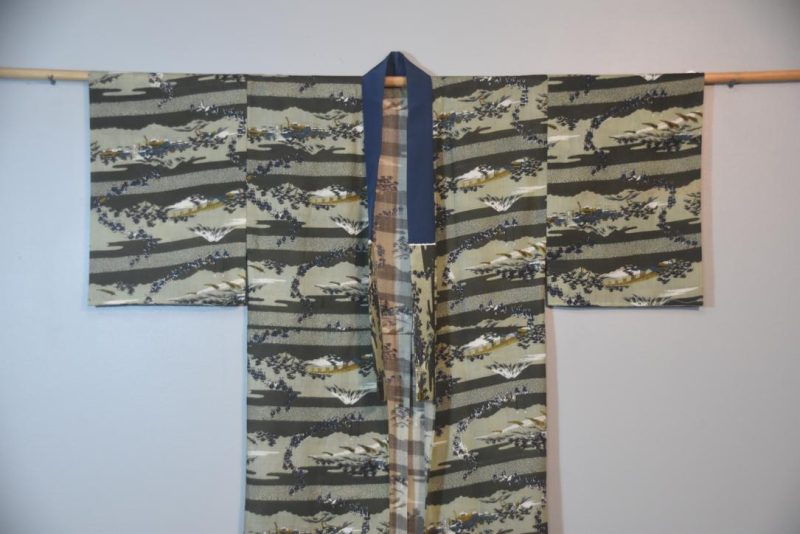 Light Wool Man's Kimono with Fuji Design - Image 4