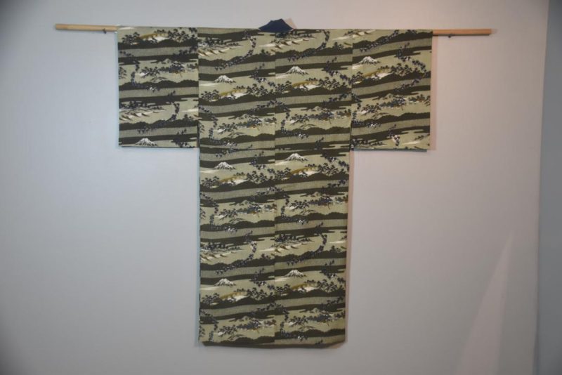Light Wool Man's Kimono with Fuji Design