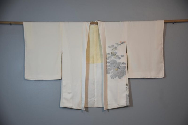 Ivory Silk Vintage Silk Haori Jacket - Image 5
