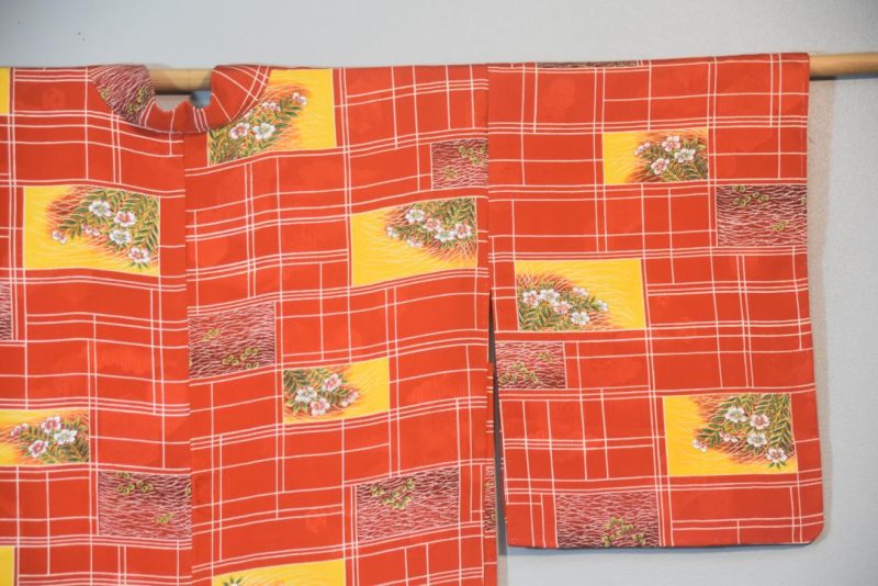 Red Vintage Silk Haori Jacket - Image 3