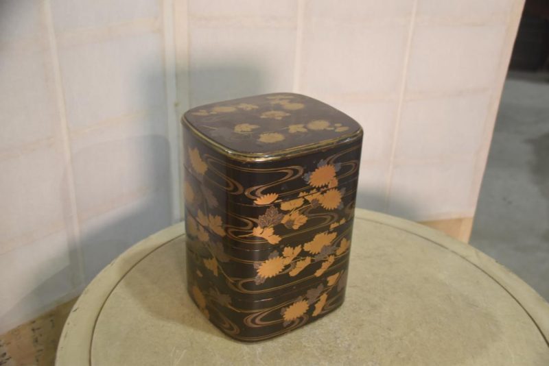 Gold Maki-e Lacquer on Wood Jubako - Image 3