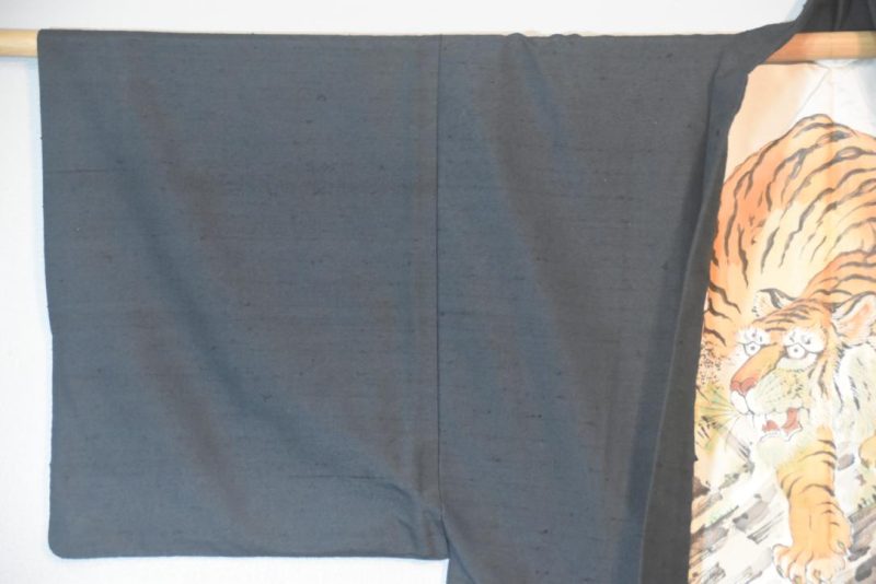 Tiger Vintage Japanese Silk Mans Haori (Kimono Jacket) - Image 7