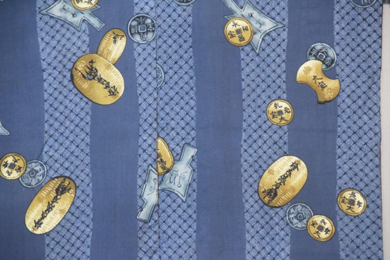 Light Wool Man's Kimono with Coin Notes Design - Image 2