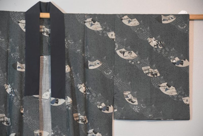 Light Wool Man's Kimono Fans in Rows - Image 4