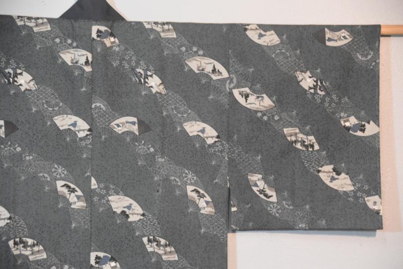 Light Wool Man's Kimono Fans in Rows - Image 3