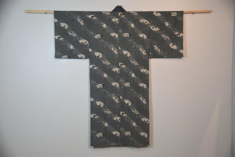 Light Wool Man's Kimono Fans in Rows