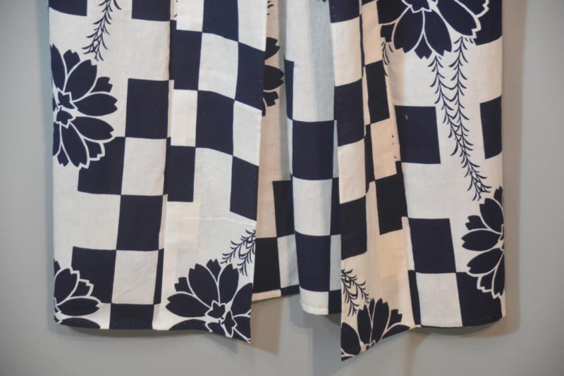 White and Blue Vintage Japanese Cotton Yukata - Image 7