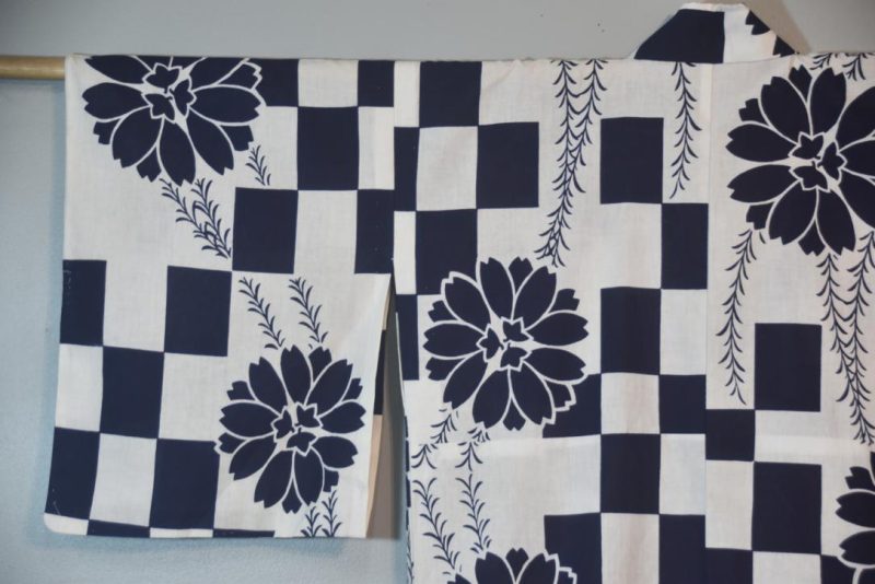 White and Blue Vintage Japanese Cotton Yukata - Image 4