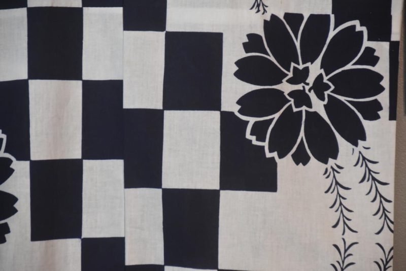 White and Blue Vintage Japanese Cotton Yukata - Image 2