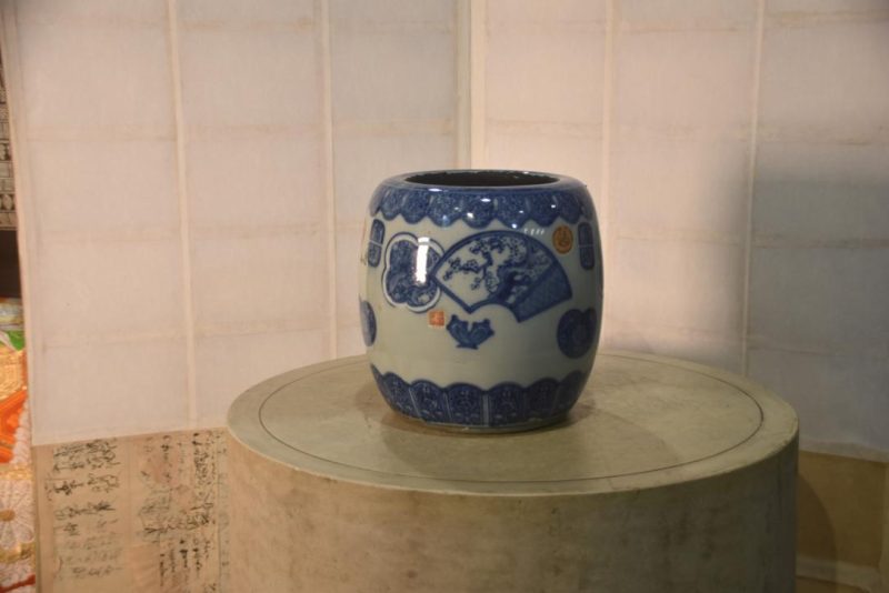 Blue and White Ceramic Hibachi Width:250mm - Image 9