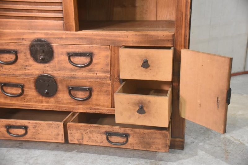 Japanese Merchant Chest in 2 Sections Width:880mm - Image 12