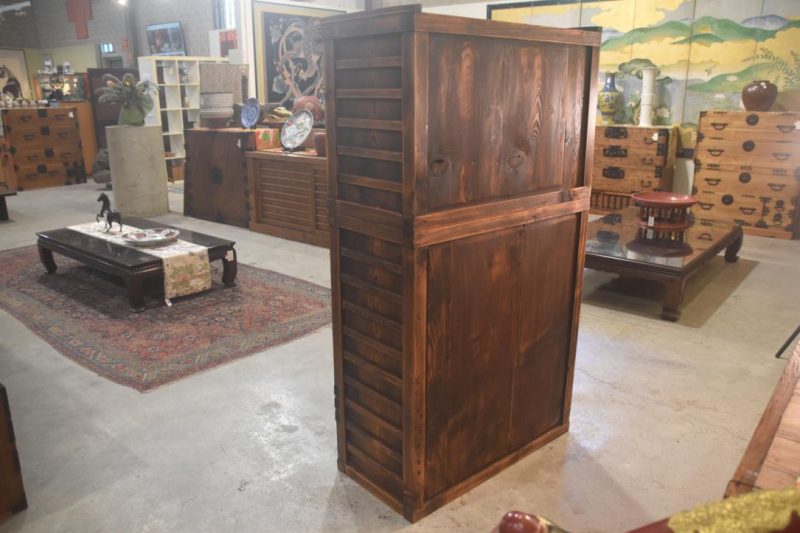 Japanese Merchant Chest in 2 Sections Width:880mm - Image 13