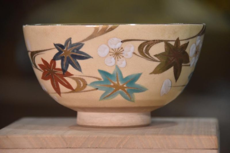 KyoyakiTea Bowl in a wooden box Width:100mm - Image 5