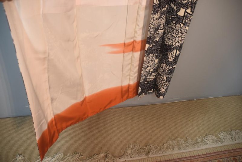 Stunning Black and White Vintage Silk Japanese Kimono - Image 7