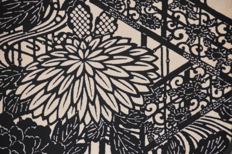 Stunning Black and White Vintage Silk Japanese Kimono - Image 5