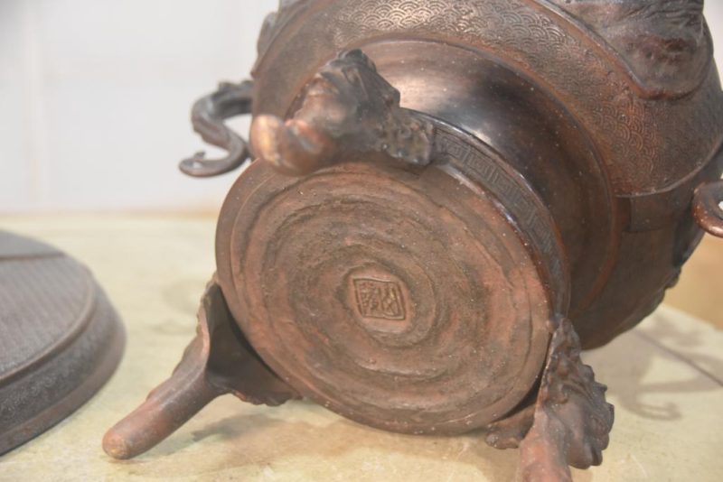 Bronze Usubata Vase Width:300mm - Image 7
